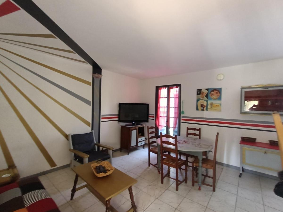 Location Saisonniere Curiste Apartment Montesquieu  ภายนอก รูปภาพ